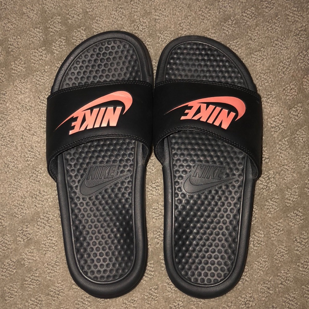 🦋Nike Slides